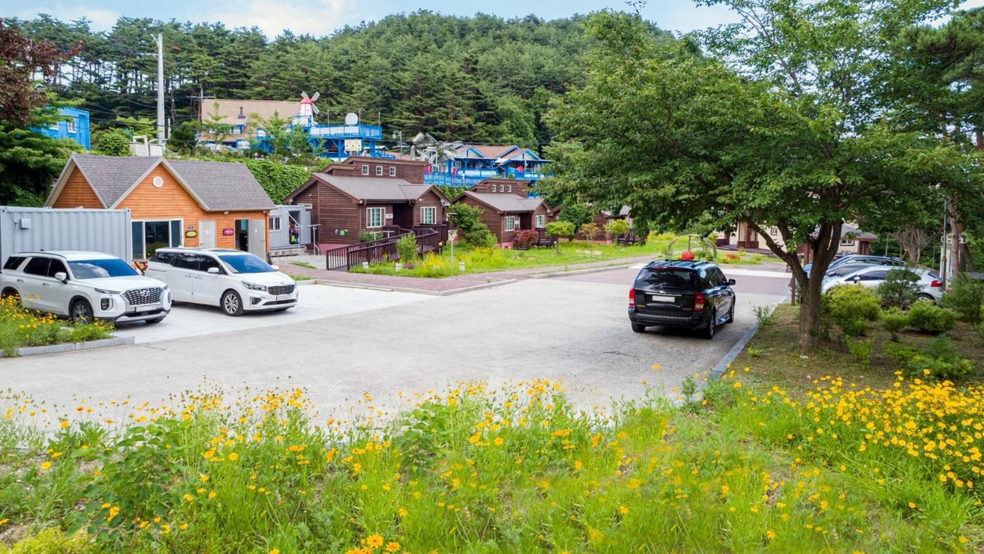 Hotel Gangneung Yasaenghwa Maeul Zewnętrze zdjęcie