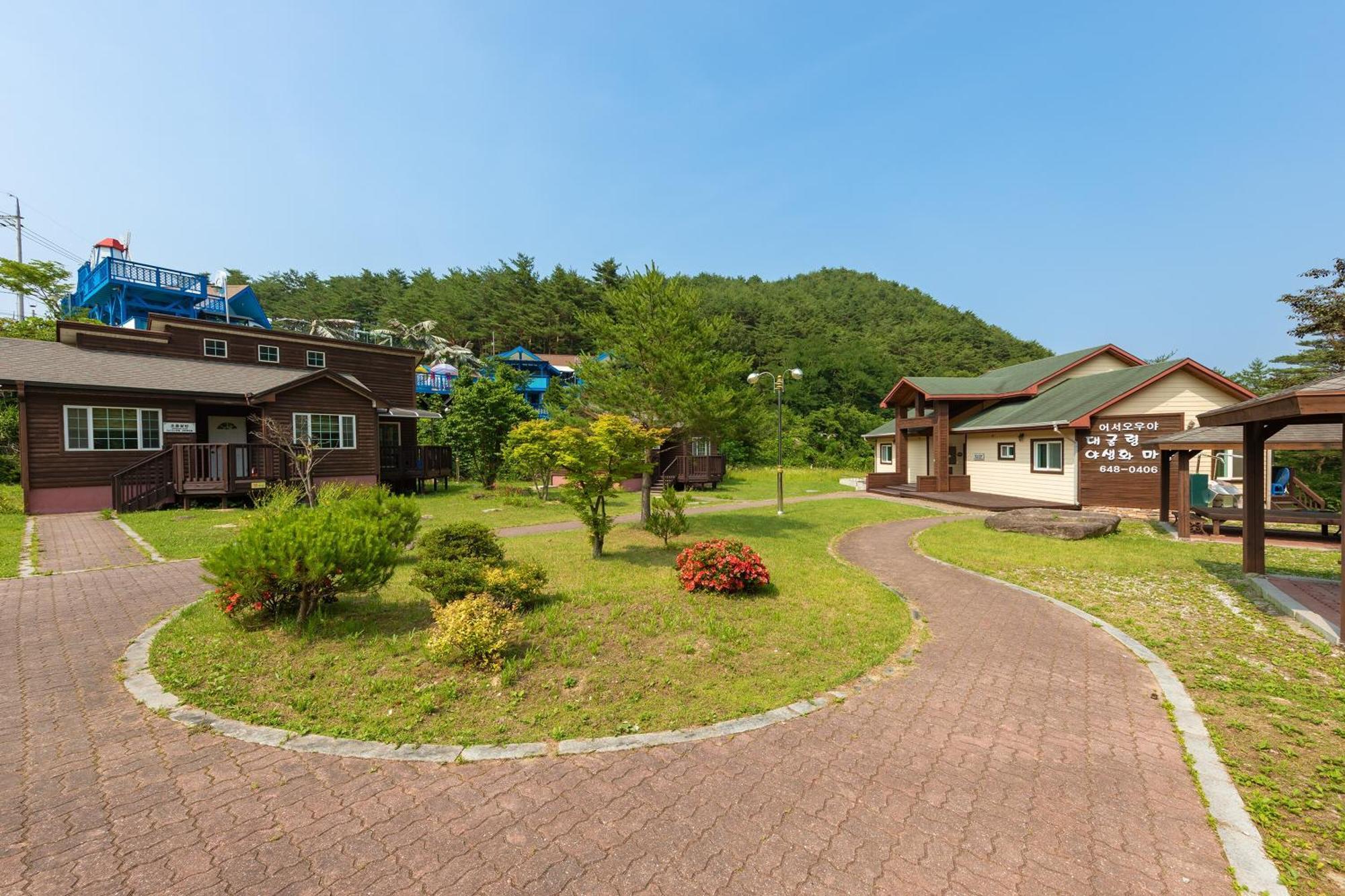 Hotel Gangneung Yasaenghwa Maeul Zewnętrze zdjęcie